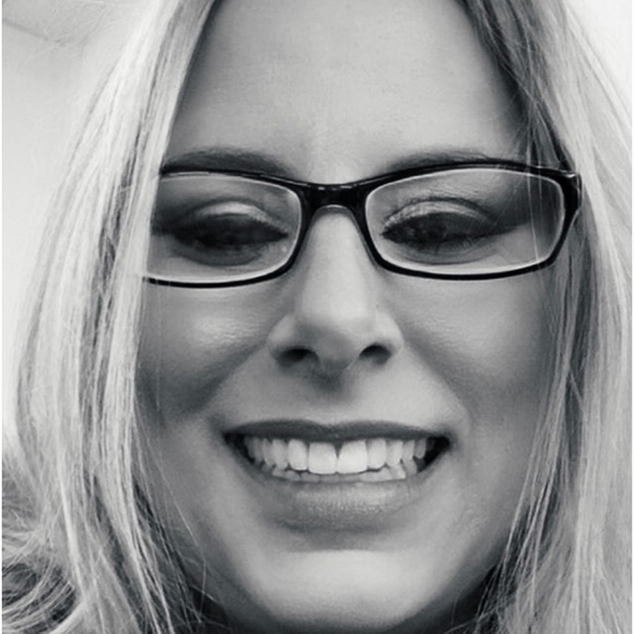 Meet your Posher, Stephanie - Picture 1 of 1